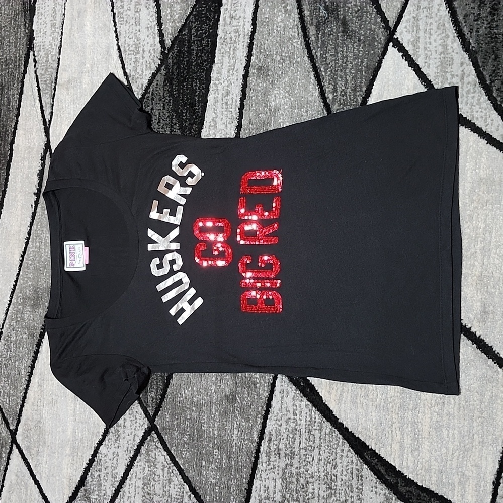 VINTAGE VS PINK 2011 NEBRASKA RED SEQUINS GO BIG RED SILVER SHINE TEE-SHIRT SM